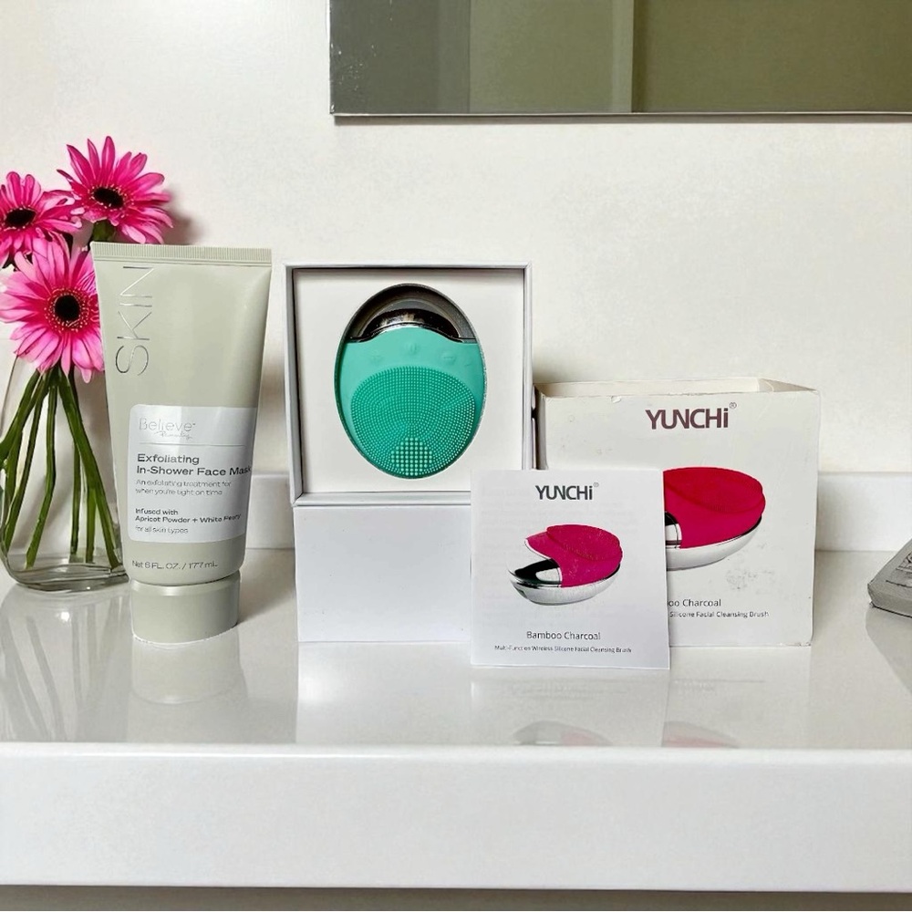 YUNCHI Sonic Facial Cleansing Brush Food Grade Soft Silicone Waterproof + Skin